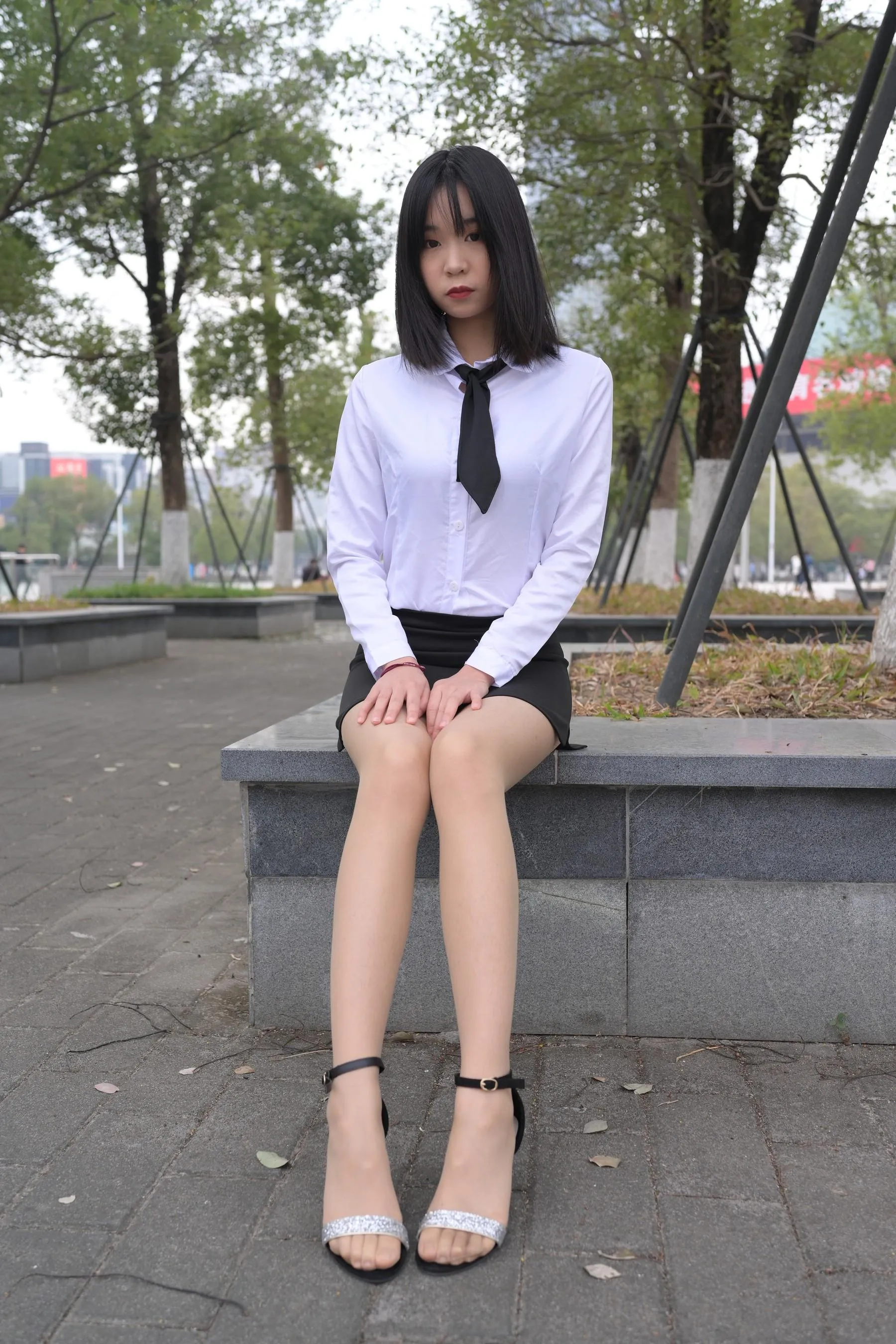 [魔镜街拍] NO.084 程生街拍-商城推销美女长腿肉丝制服 [456P]插图8